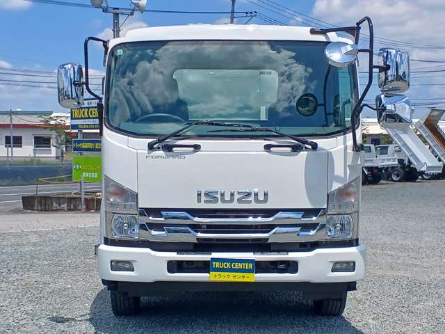 Isuzu Forward 2