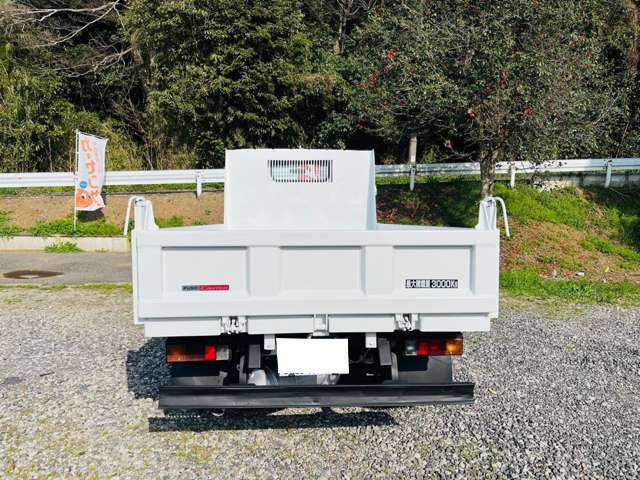 Mitsubishi Fuso Canter 7