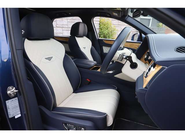 Bentley Bentayga 12
