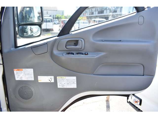 Hino Dutro 9