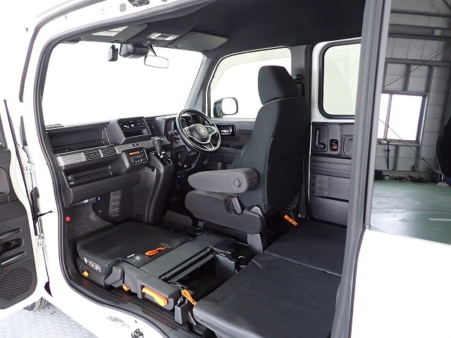 Honda N-VAN 8