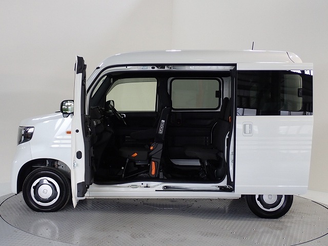 Honda N-VAN 9