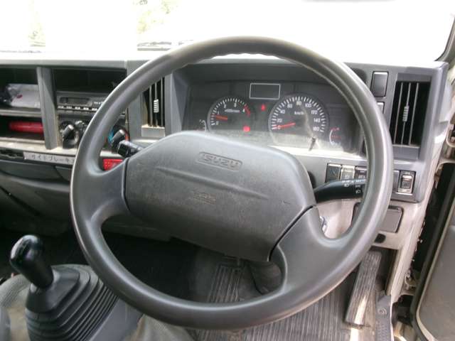 Isuzu Elf 11