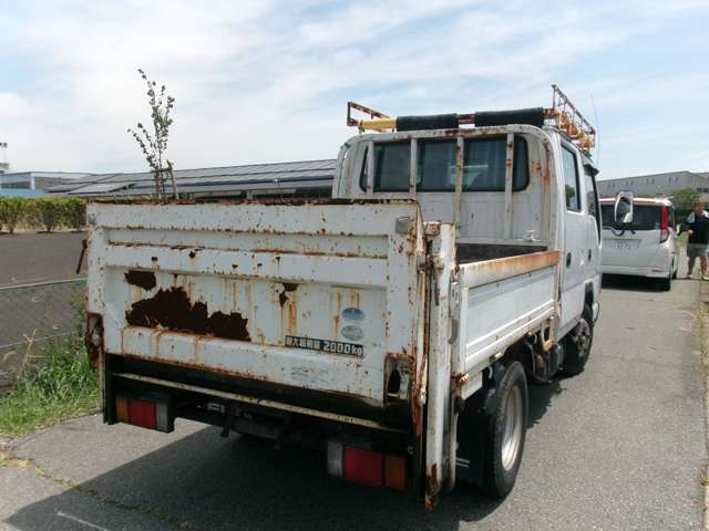 Isuzu Elf 6