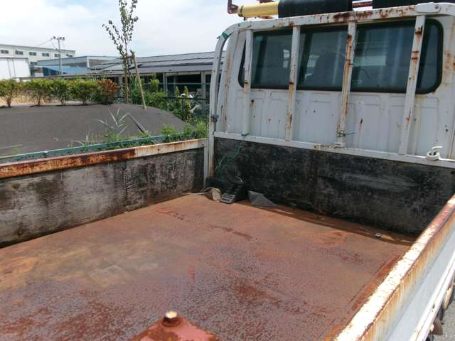 Isuzu Elf 7