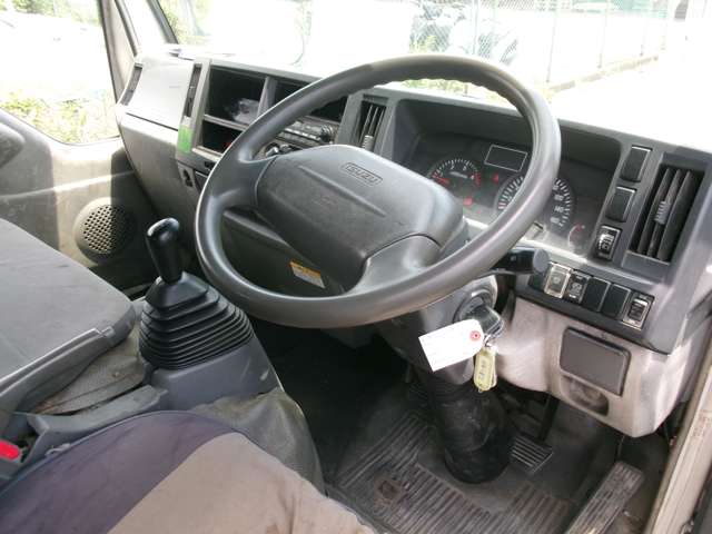 Isuzu Elf 10