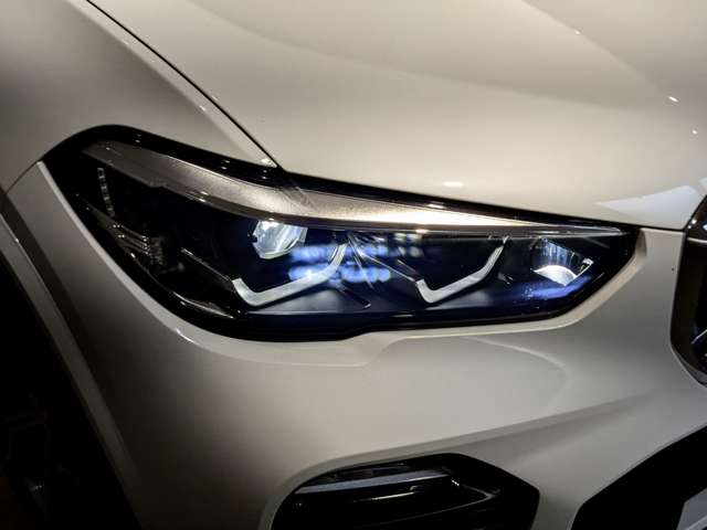 BMW X5 8