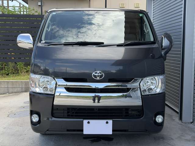 Toyota Hiace Van 11