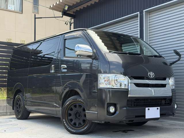 Toyota Hiace Van 5