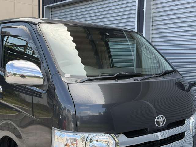 Toyota Hiace Van 7