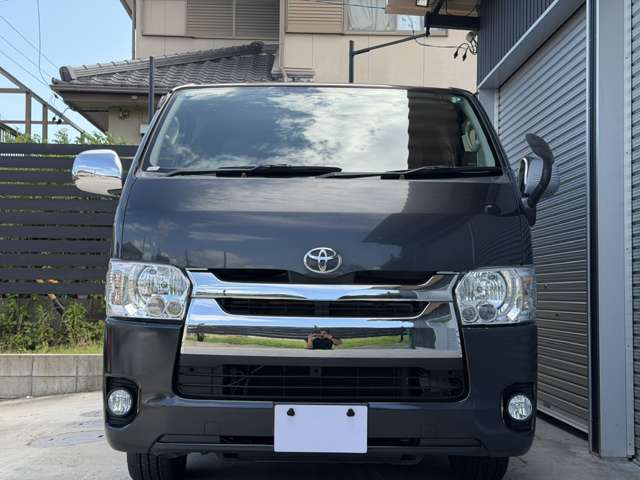 Toyota Hiace Van 10