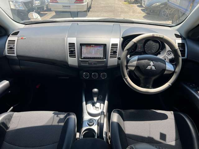 Mitsubishi Outlander 12