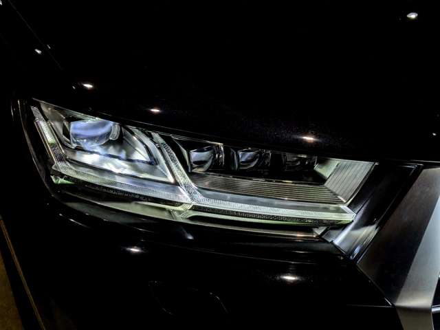 Audi Q7 8