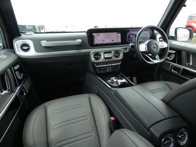 Mercedes-Benz G-Class 8