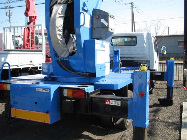 Isuzu Elf 12