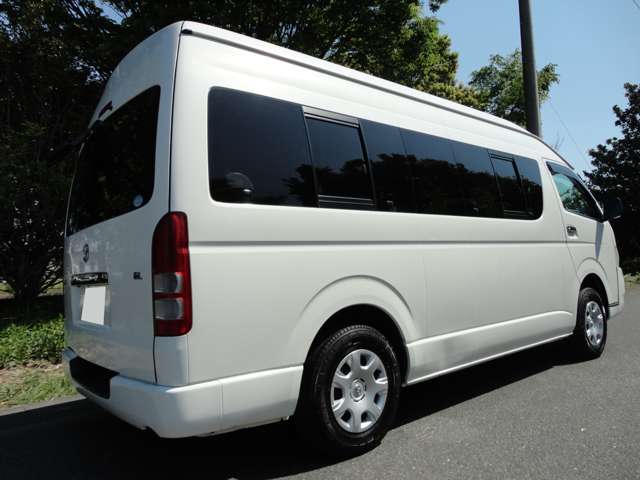 Toyota Hiace Commuter 11