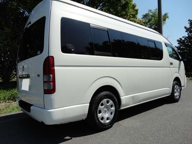 Toyota Hiace Commuter 10