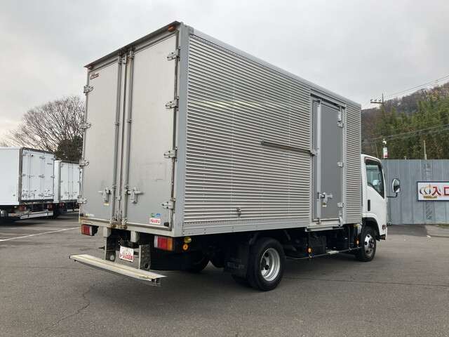 Isuzu Elf 2