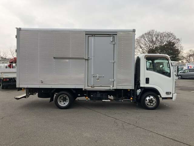 Isuzu Elf 5