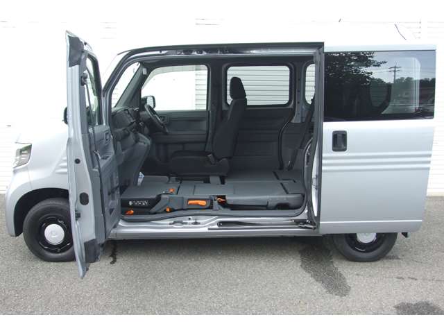Honda N-VAN 8