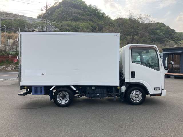 Isuzu Elf 11