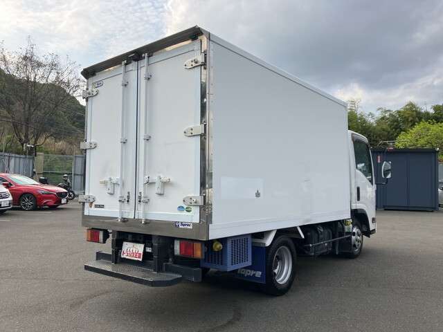 Isuzu Elf 9