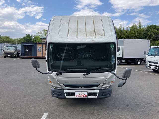 Mitsubishi Fuso Canter 4