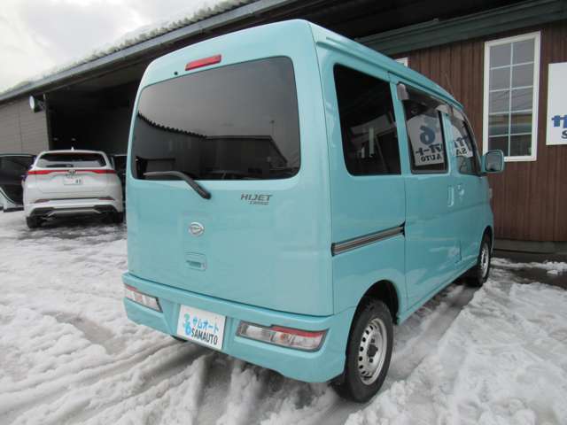 Daihatsu Hijet Cargo 4