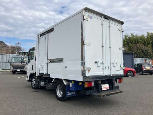 Isuzu Elf 3