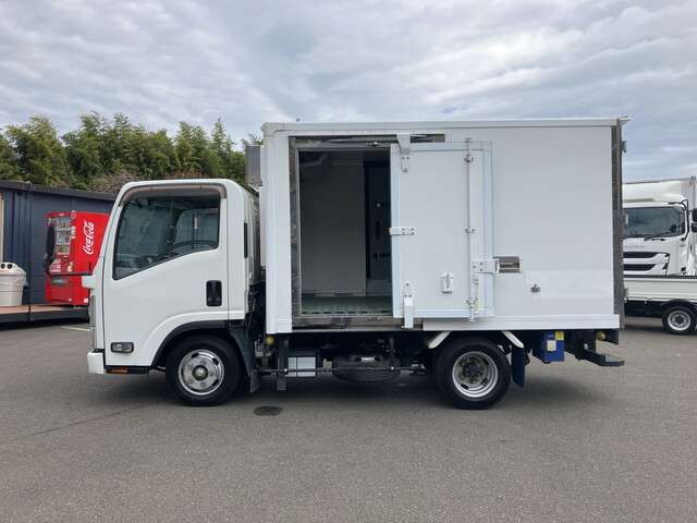Isuzu Elf 4