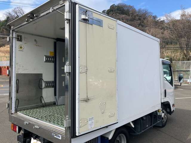 Isuzu Elf 9