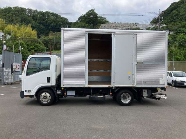 Isuzu Elf 4