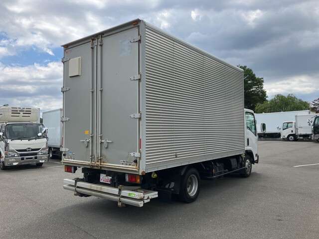 Isuzu Elf 8