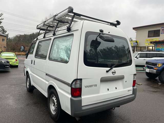 Nissan Vanette 5