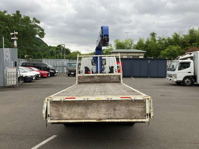 Mitsubishi Fuso Canter 9