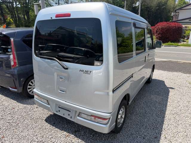Daihatsu Hijet Cargo 11