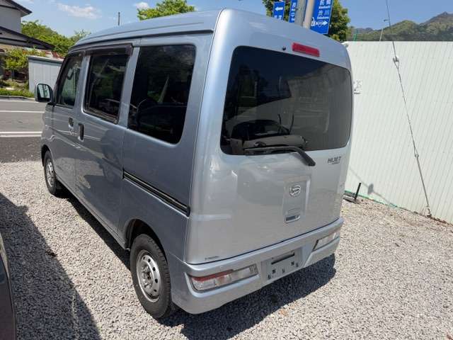 Daihatsu Hijet Cargo 12