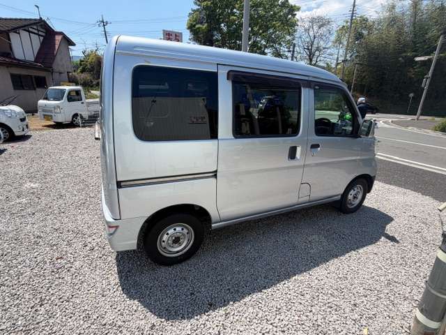 Daihatsu Hijet Cargo 8