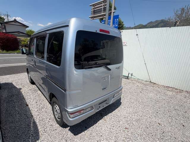 Daihatsu Hijet Cargo 10