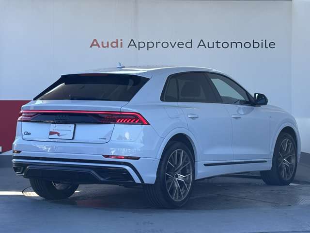 Audi Q8 8