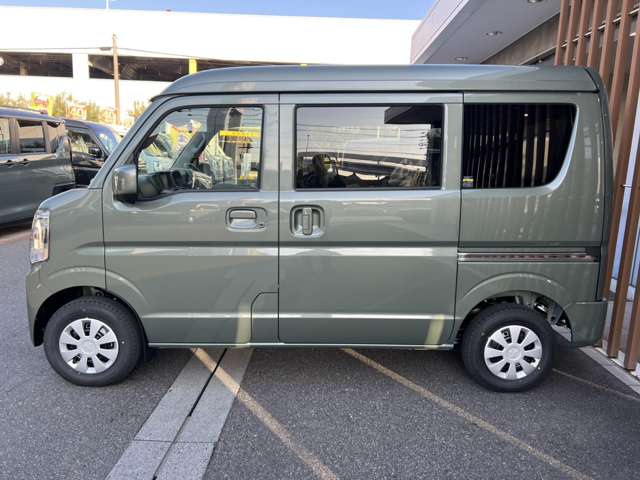 Mitsubishi Minicab Van 12