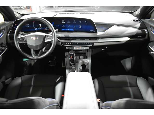 Cadillac XT4 5