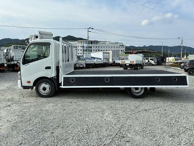 Hino Dutro 11