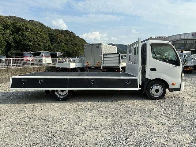 Hino Dutro 12
