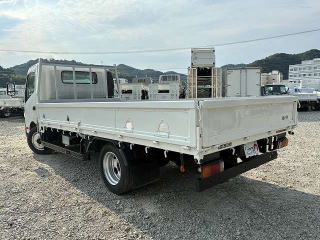 Hino Dutro 6