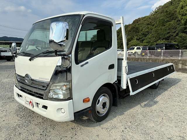 Hino Dutro 9