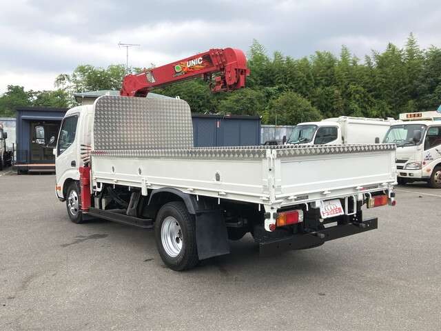 Hino Dutro 3