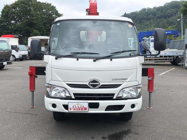 Hino Dutro 4
