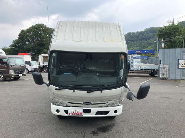 Hino Dutro 5
