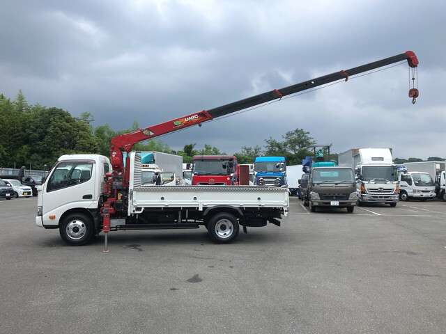 Hino Dutro 6